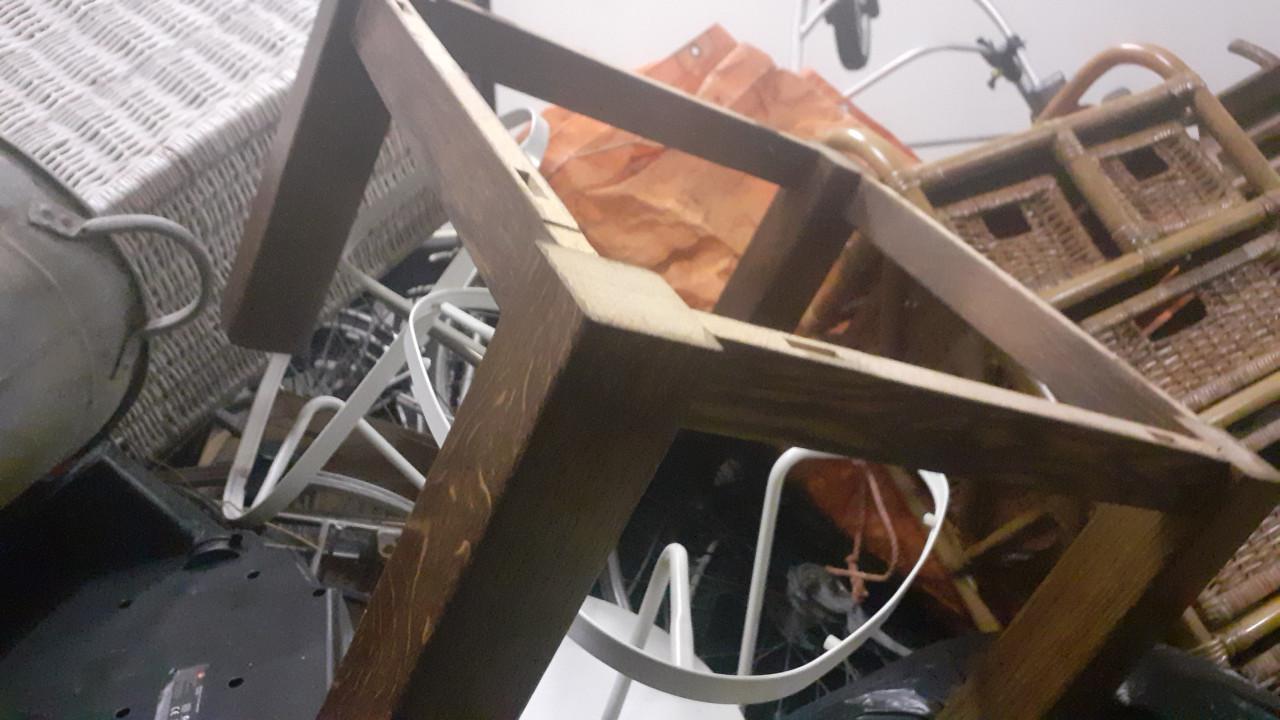 1 x Salontafel eiken 60 x 60 cm...& 1 x donker hout Salontafel exotisch