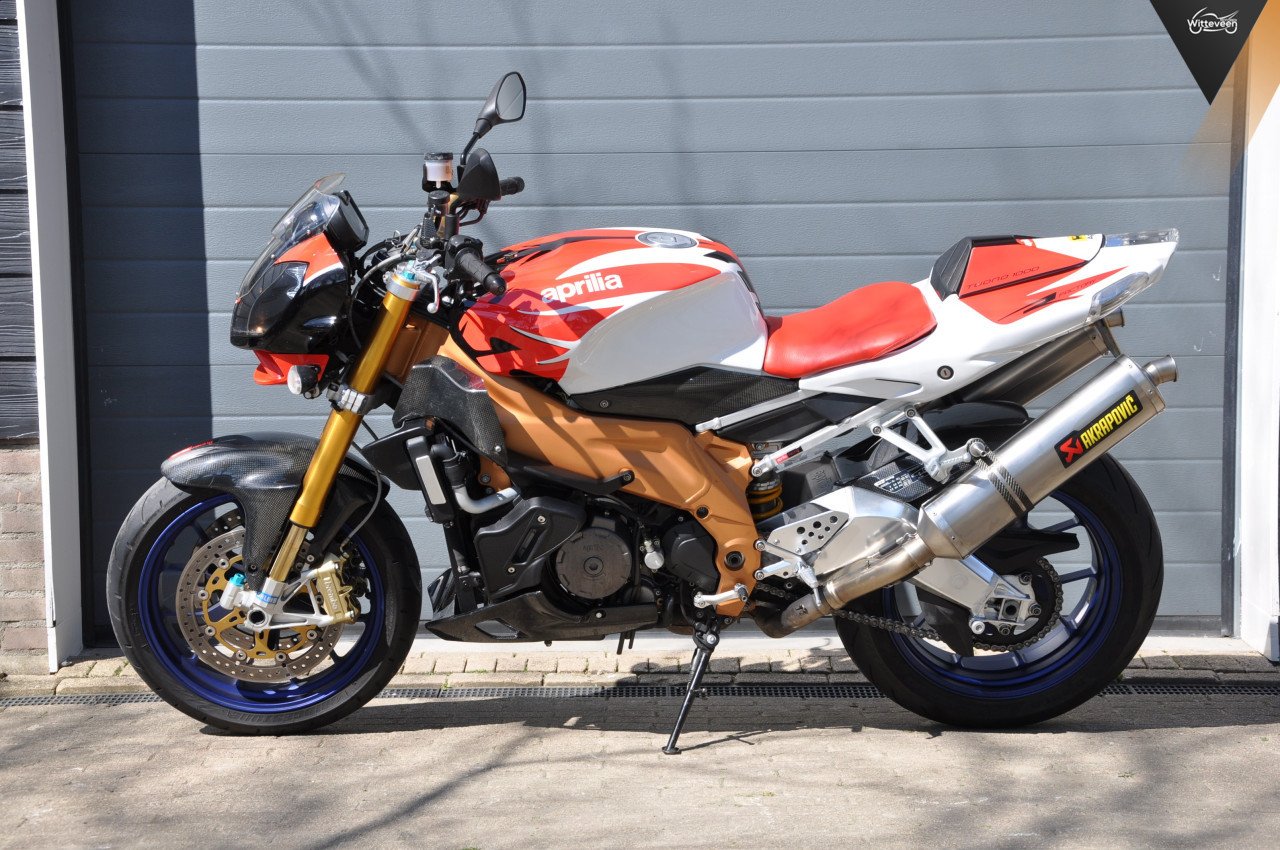 Aprilia Tuono 1000 R Factory Akrapovic