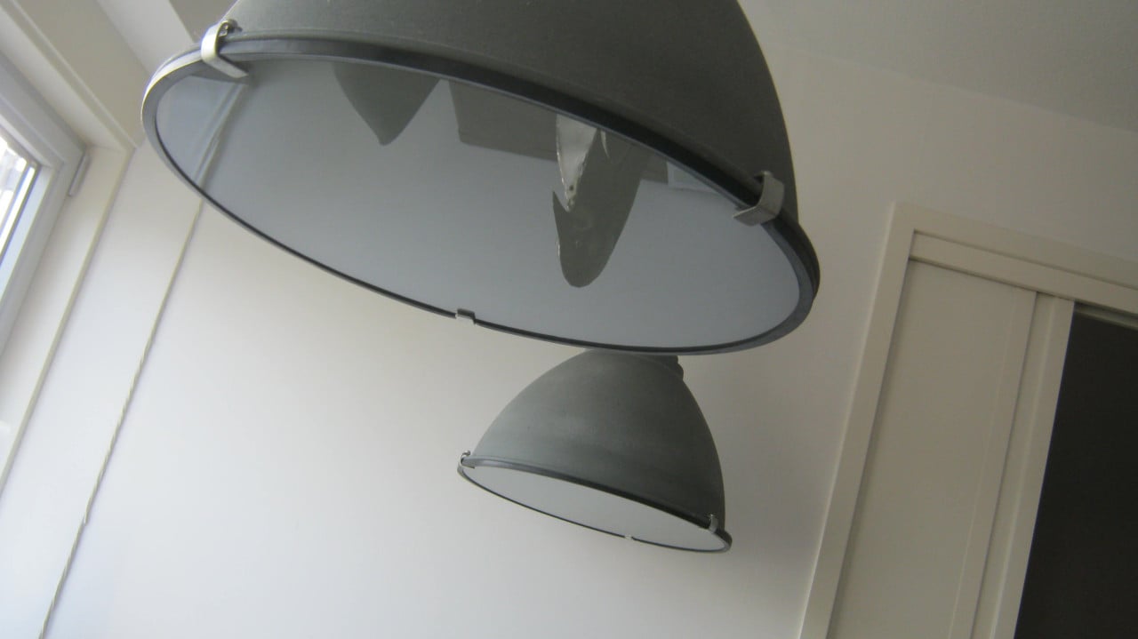 TE KOOP 2X GROOTE INDUSTRUELE LAMPEN ALLEBIJ VOOR 50 EURO