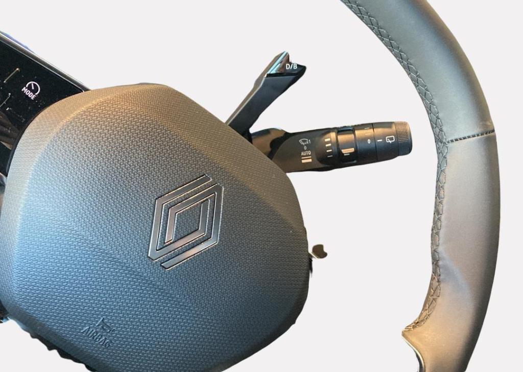 Renault Clio 1.8 hybrid 160 techno - pack winter / safety & parking