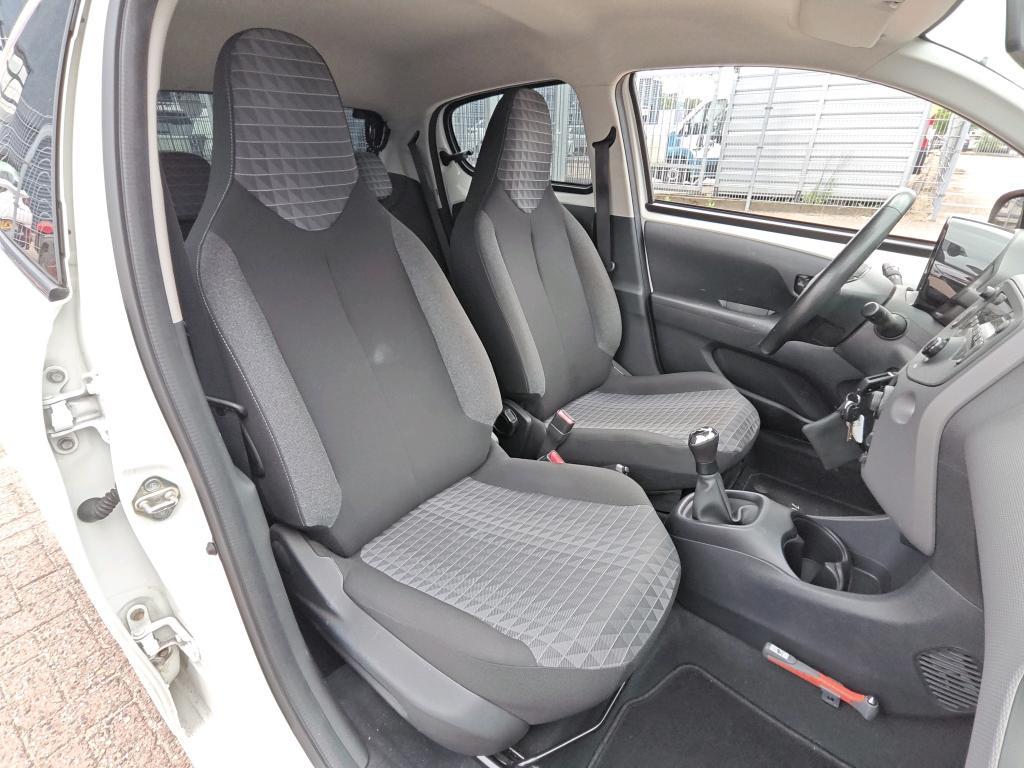 Peugeot 108 1.0 e-vti 72pk 5d active airco | radio | bluetooth | bellen & m