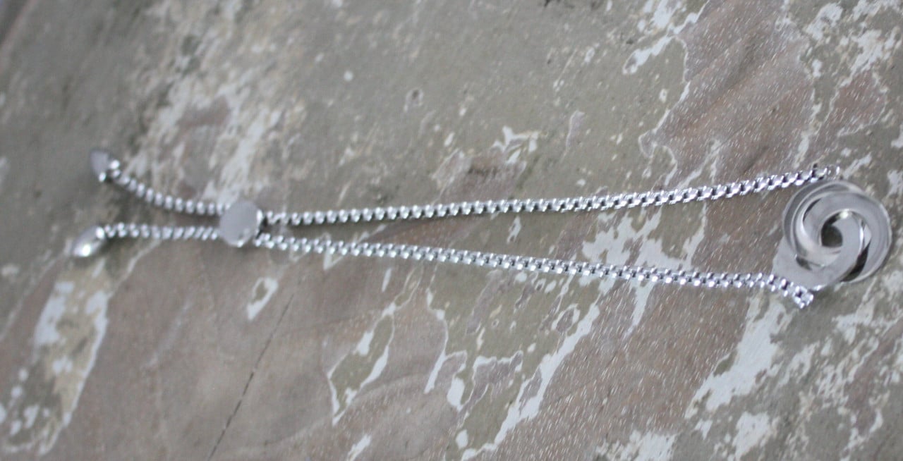Zilverkleurige armband