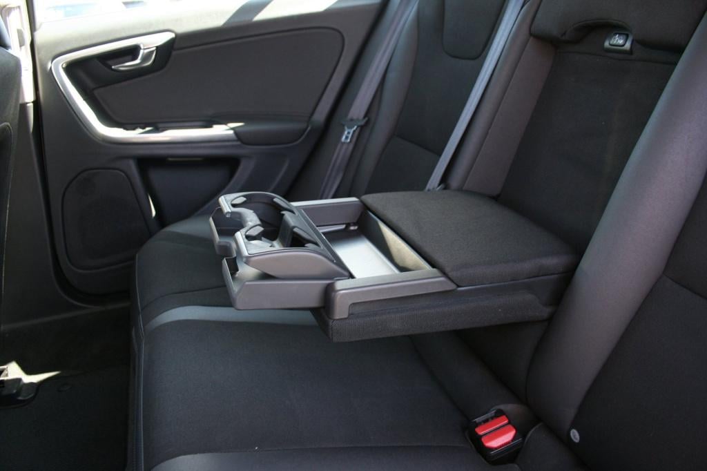 Volvo V60 1.6 t3 momentum / afn. trekhaak / cruise / pdc / stoelv.