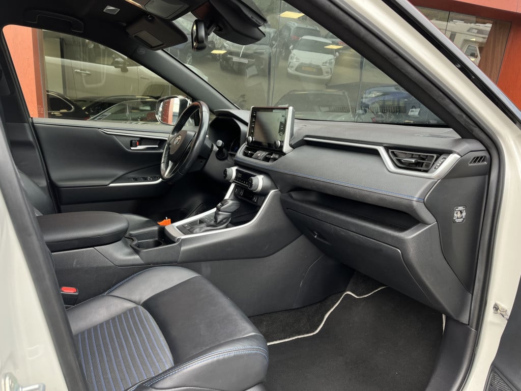Toyota Rav4 2.5 hybrid bi-tone | navi | camera | stoel/stuurverw. | lmv