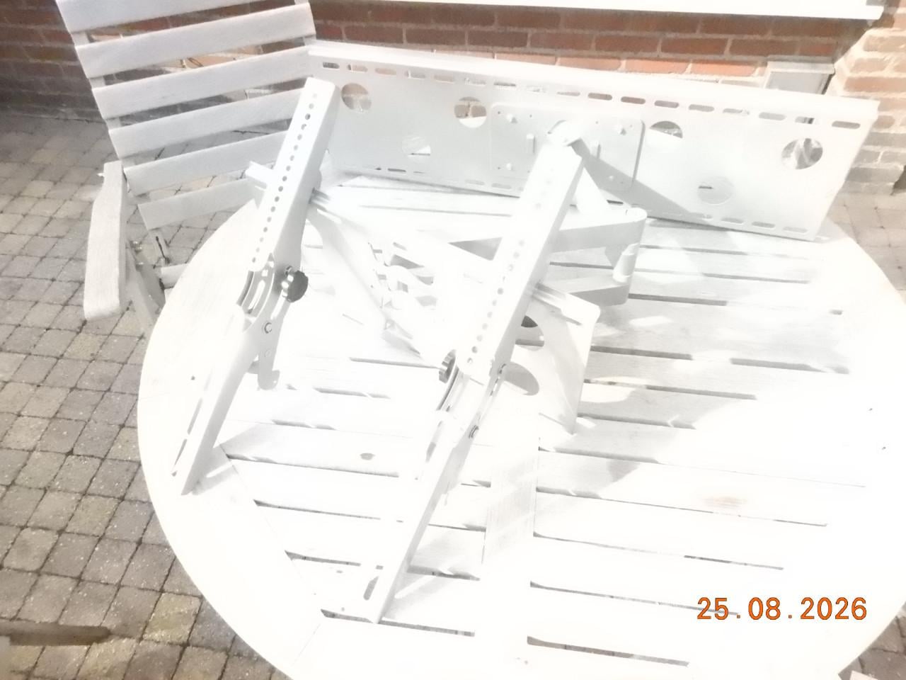 Groote tv muursteun uitrekbar