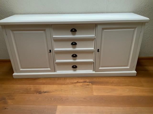 Gereserveerd: Fraai wit dressoir