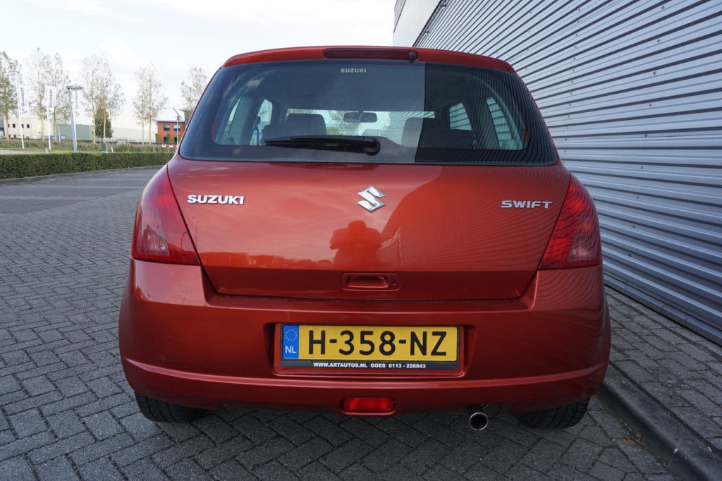 Suzuki Swift 1.5 comfort airco / elektr. ramen / stoelverwarming / lm velge