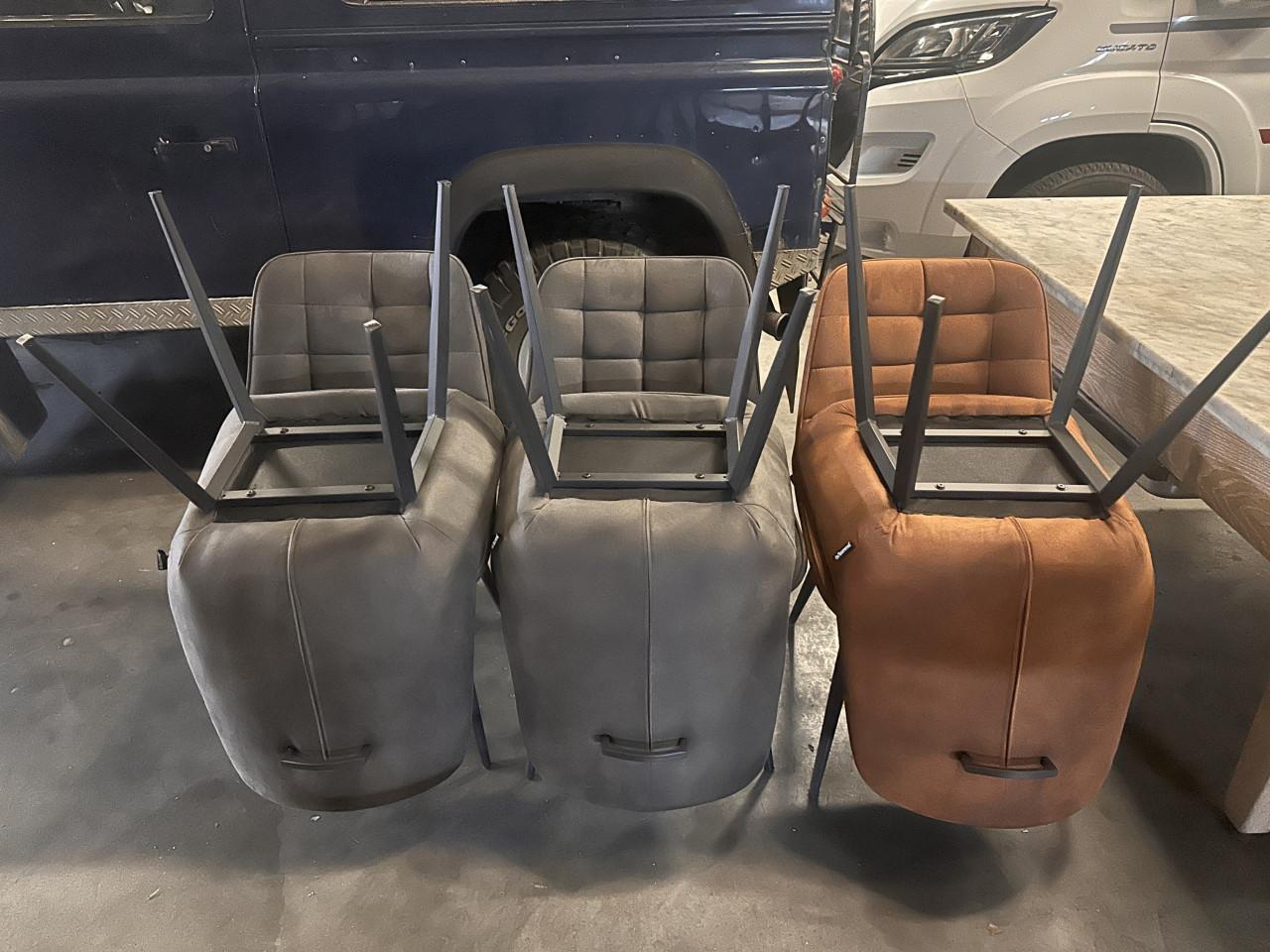 Eiken Boomstamtafel 260x100cm incl. 6 stoelen