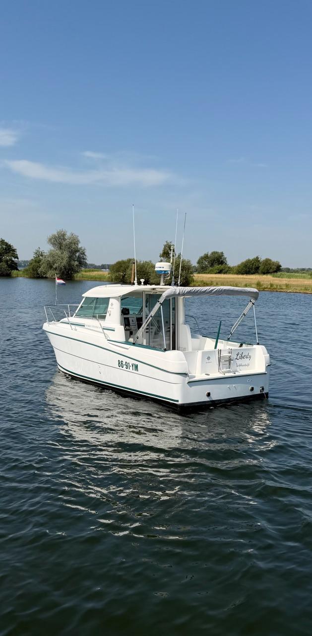 Jeanneau Merry Fisher 695 diesel sportvisboot en gezinsboot
