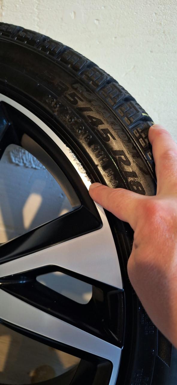 VOLVO V60 S60 R-Design VELGENSET + WINTERBANDEN 18 INCH