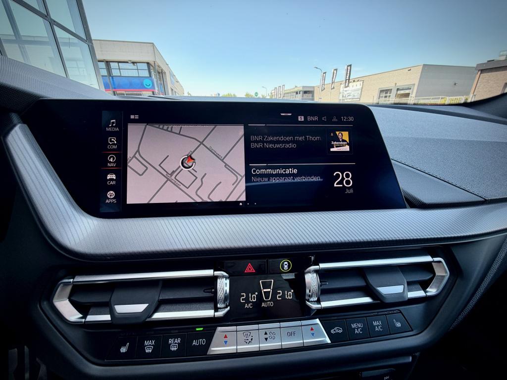 BMW 1 Serie 120i executive m-line leder panodak