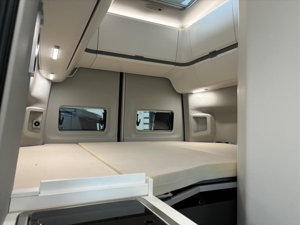 Volkswagen Transporter crafter 2.0tdi 177pk automaat grand california 600 |