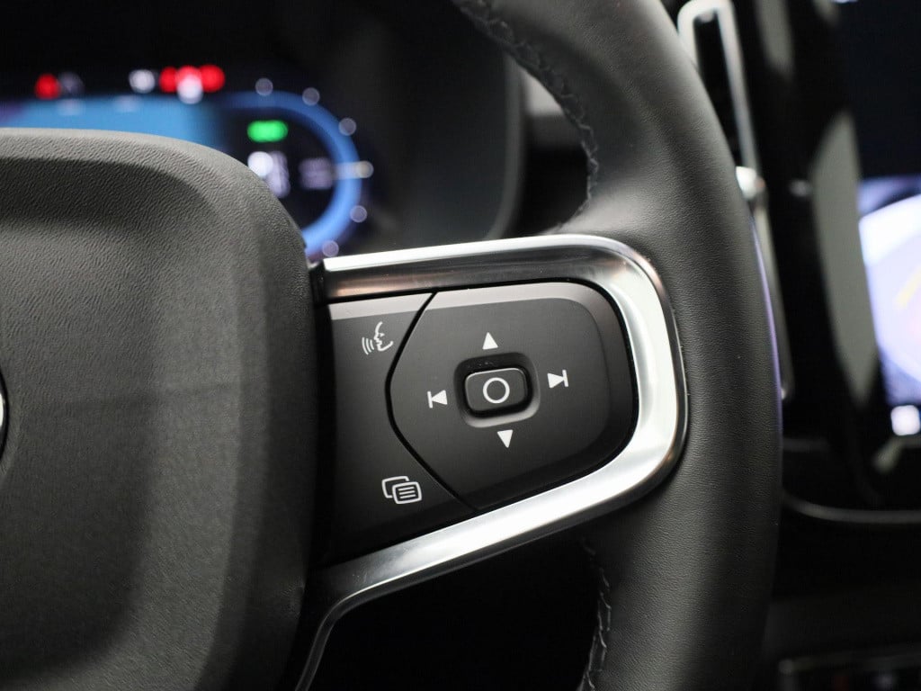 Volvo XC40 recharge core | automaat | lmv | parkeer sensoren | virtual cock