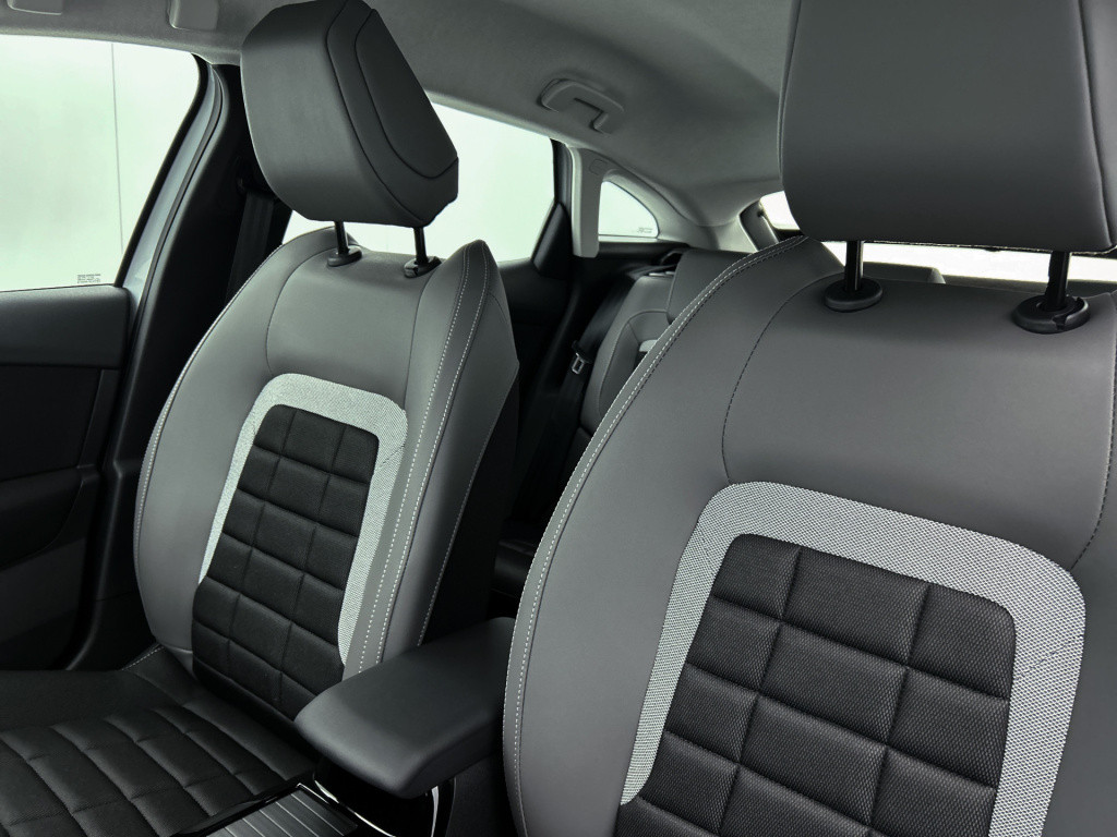 Citroen C4 hybrid 145pk automaat business private lease € 489,- pm - 48mnd 