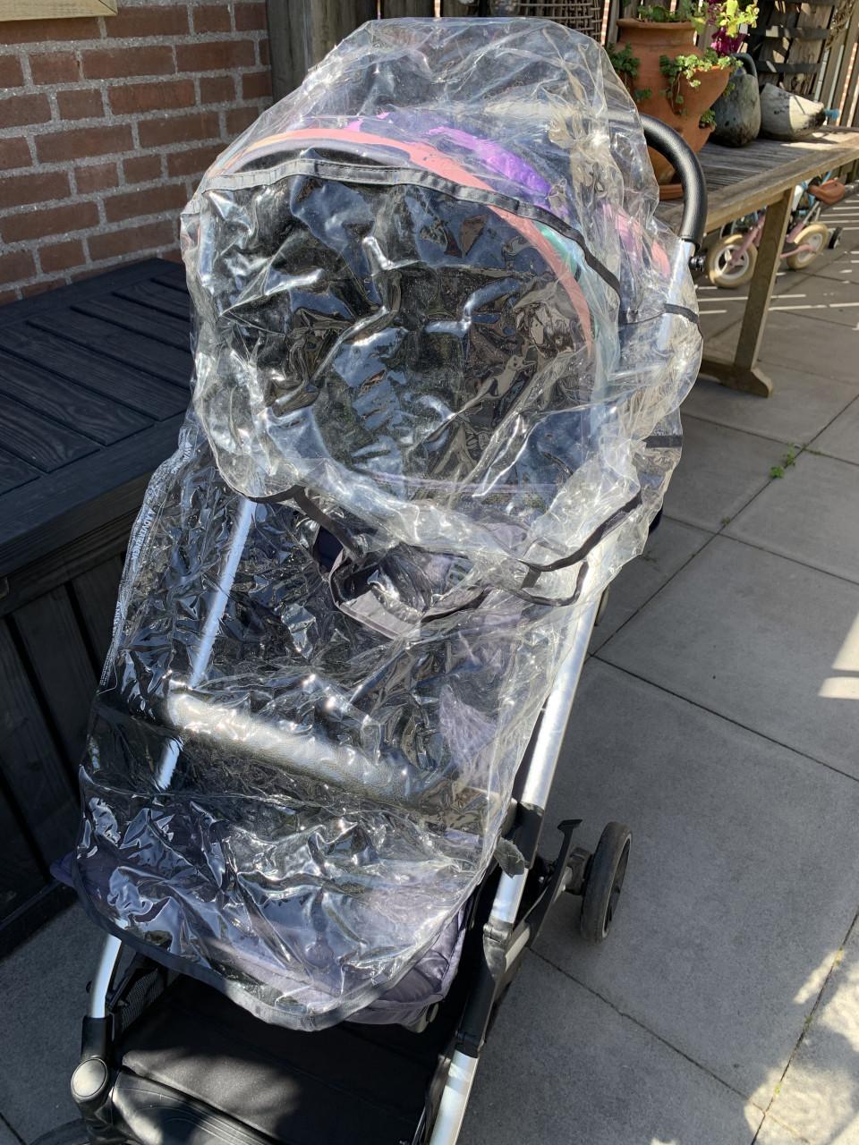 Compacte Deryan buggy, ideaal als handbagage