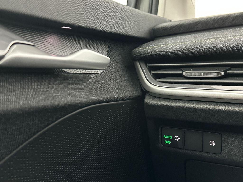 Skoda Elroq business edition tour elektromotor 150 kw / 204 pk