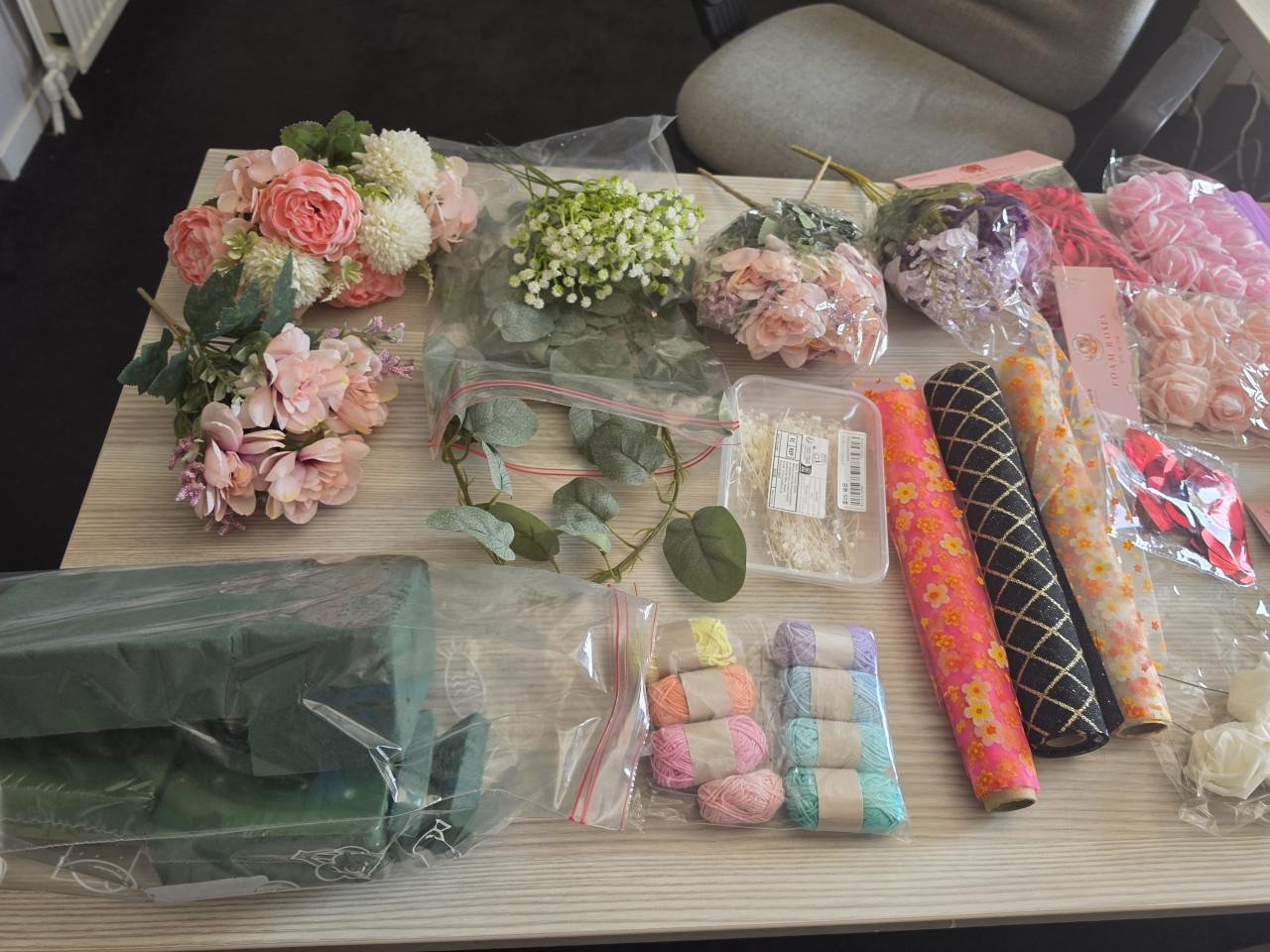 Veel kunstbloemen !!!