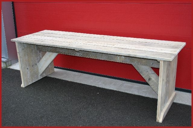 Robuuste tuintafel