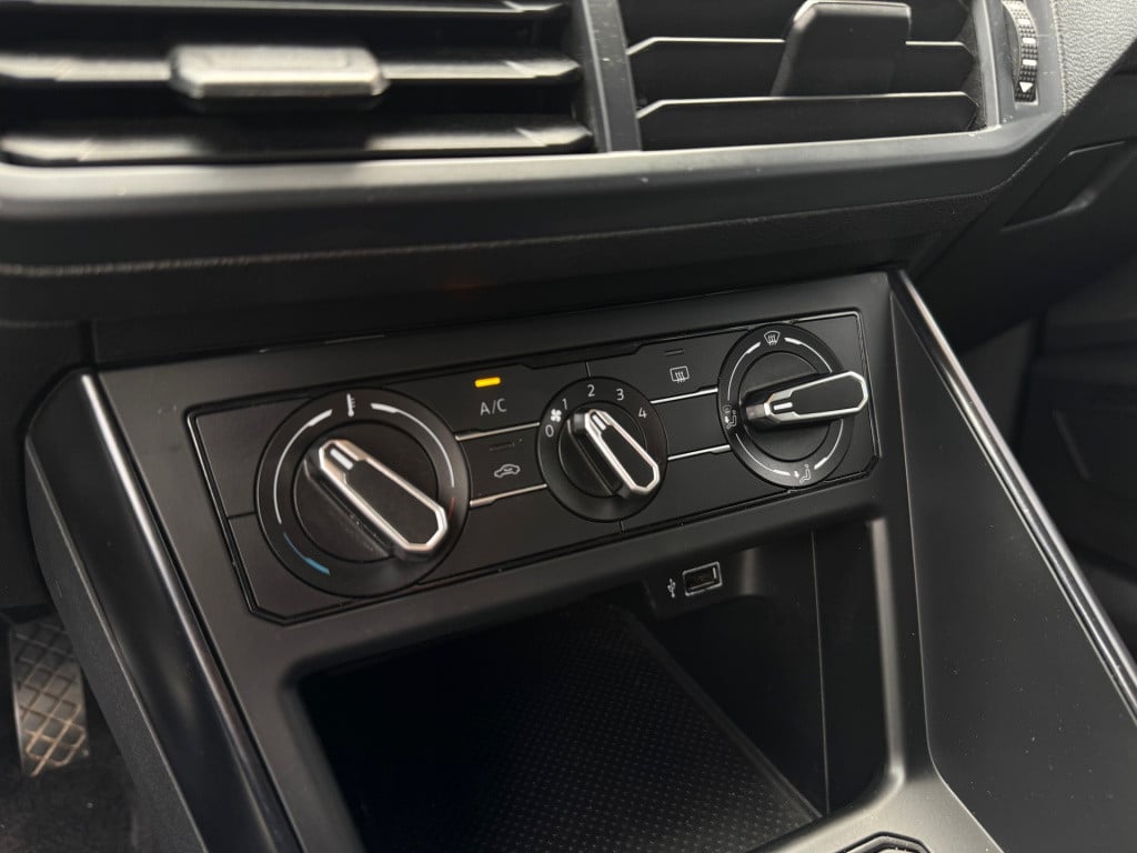 Volkswagen Polo 1.0 * cruise control * pdc 2x * licht en zicht pakket