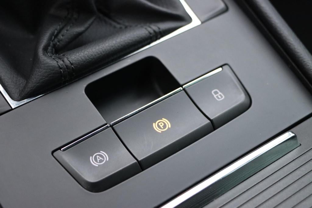 Skoda Superb combi 1.4 tsi act style business