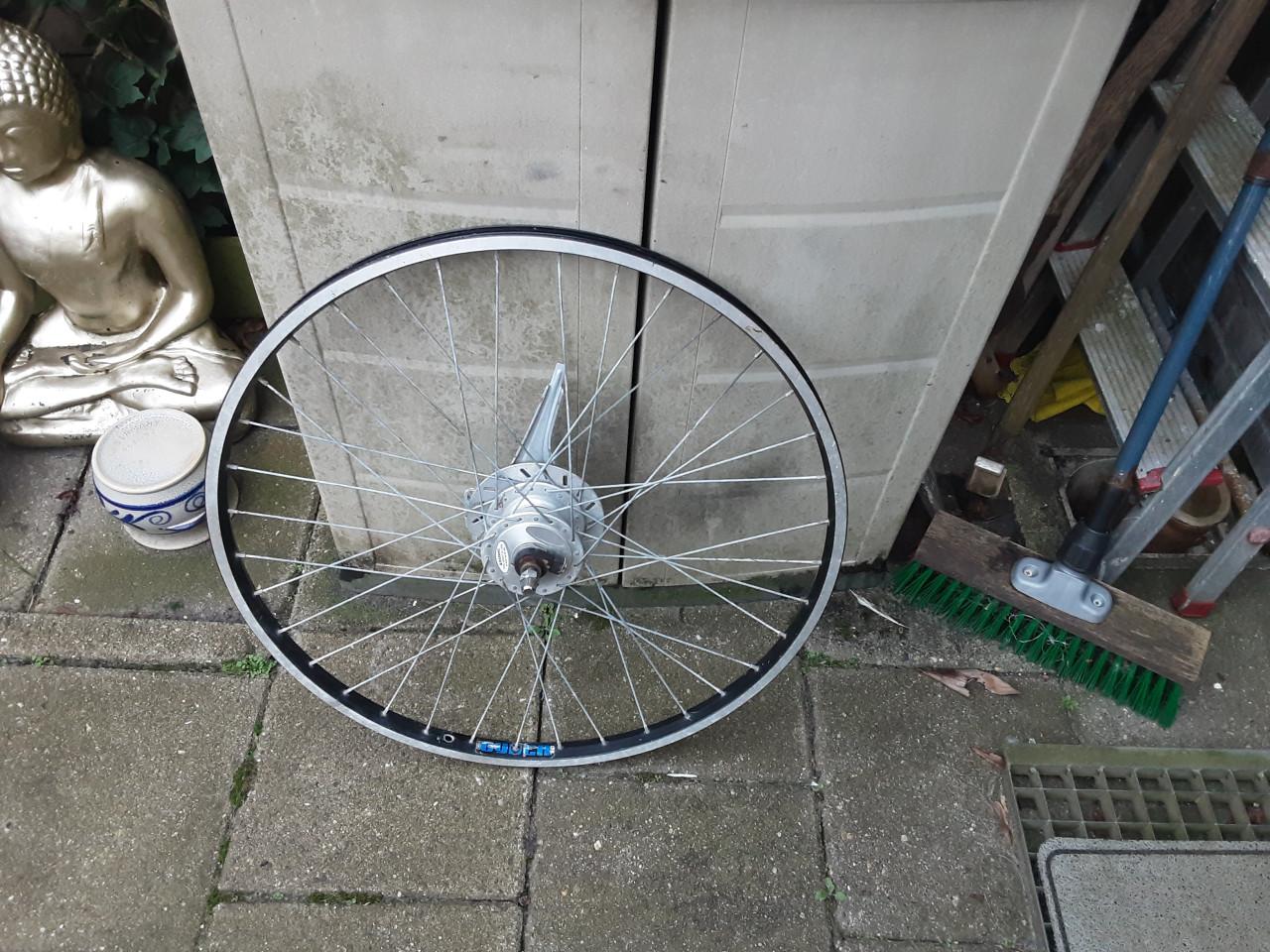 26 inch nexus voorwiel, naafdynamo, rollerbrake rem
