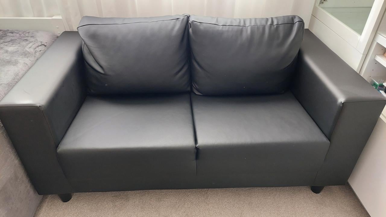MET SPOED OP TE HALEN IN GOES LEDERLOOK BANKJE