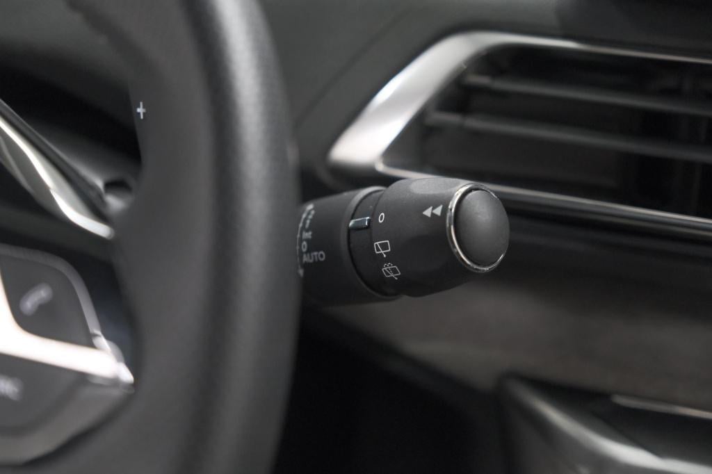 Peugeot 3008 puretech 130 eat8 gt black pack | trekhaak | elektrische koffe