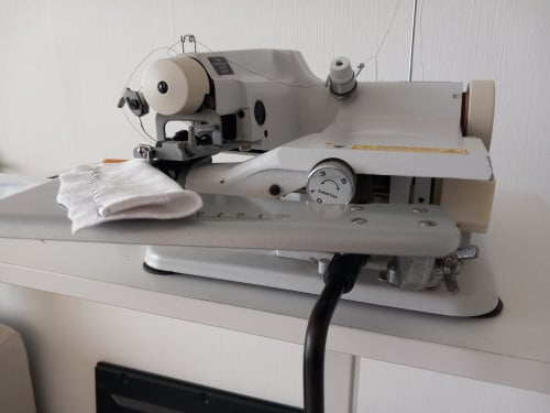 Baby blind stitch machine (het origineel)