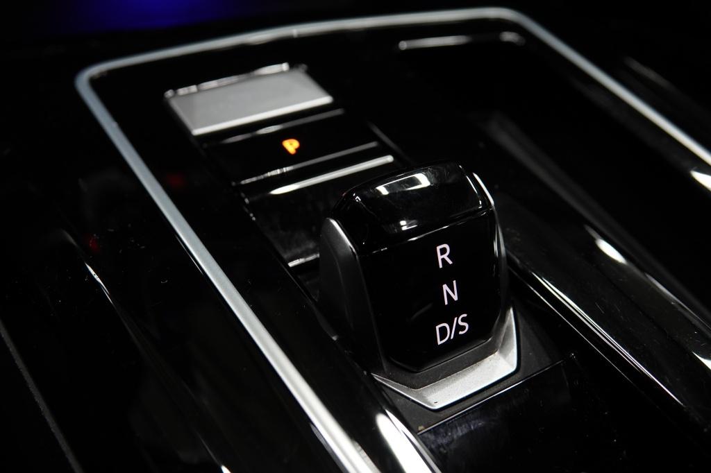 Volkswagen Golf r-line 1.5 etsi r-line | pano | iq-lights | acc | led |