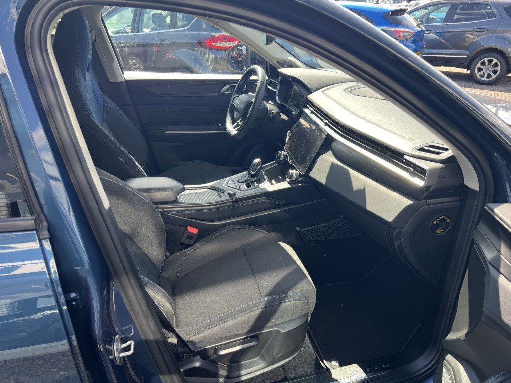 Lynk & Co 01 1.5 261pk plug in hybrid , panodak , 360 gr camera