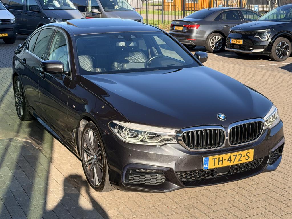 BMW 5 Serie 540i xdrive m-sport | harman kardon | acc |schuif/kanteldak | m