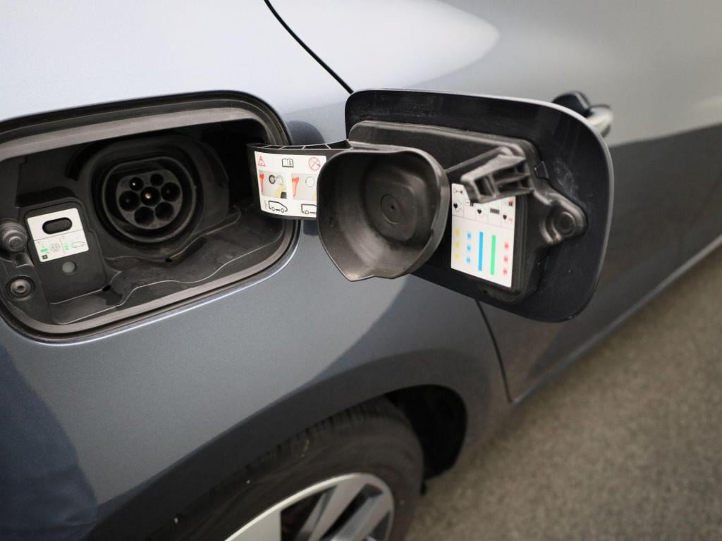 Renault Megane E-tech estate 1.6 plug-in hybrid 160 business edition one | 