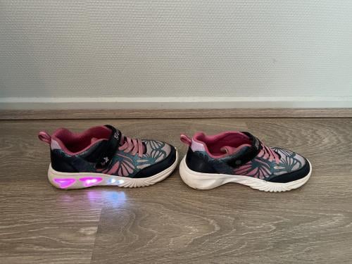 Geox meisjessneakers met lampjes – maat 34