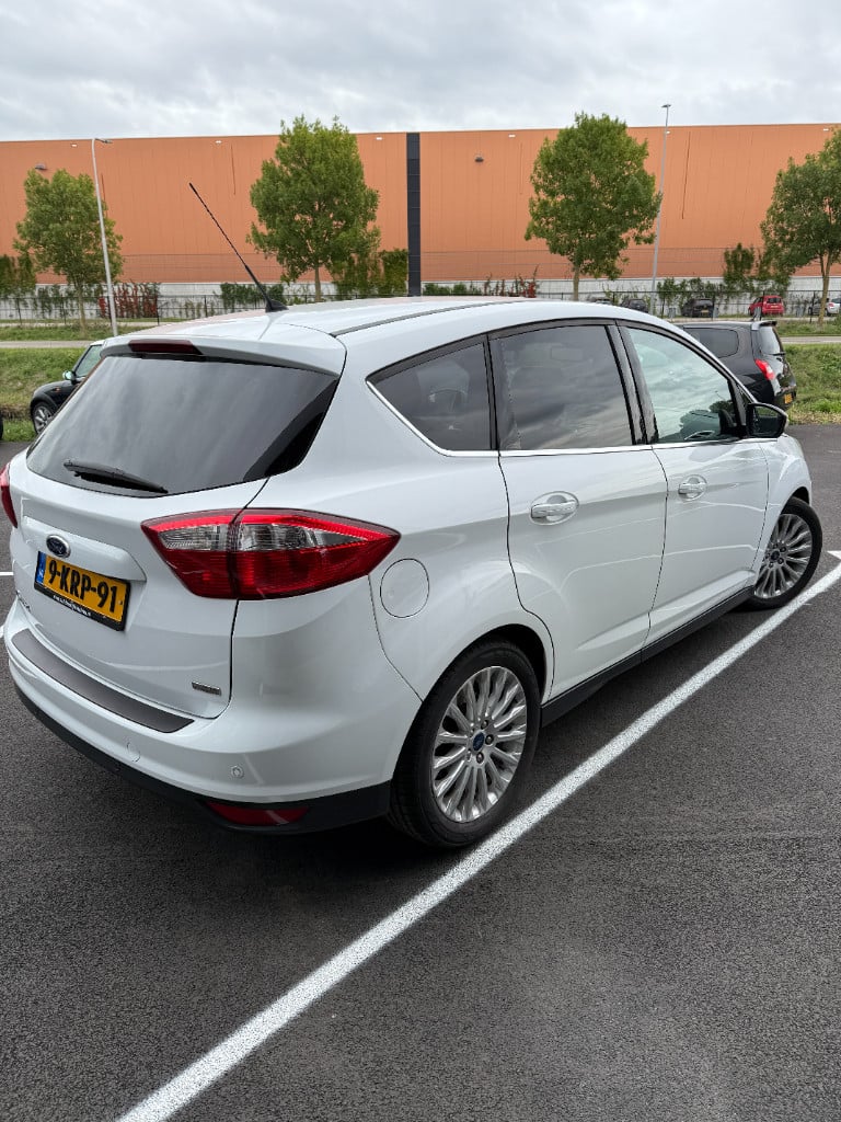 Ford C-max 1.0 - titanium - nieuwe distributie -125pk