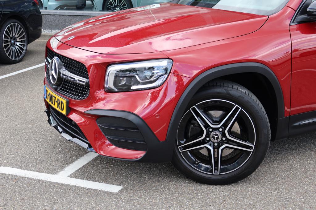 Mercedes-Benz Glb 200 business solution amg 163 pk i panoramadak i trekhaak
