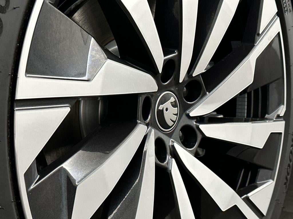 Skoda Onbekend sportline elektromotor 150 kw / 204 pk suv elektri