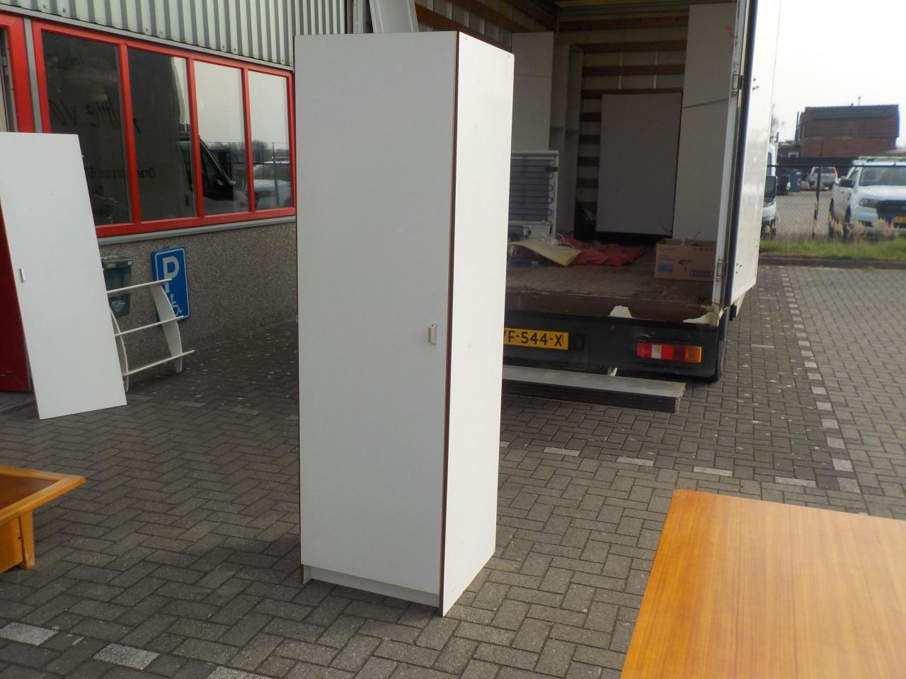 Wat ouder model zeer stevige legkast in goede staat