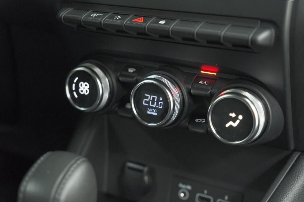 Renault Captur mild hybrid 140 intens | trekhaak | camera | apple carplay |
