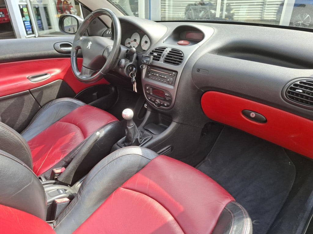 Peugeot 206 cc 2.0i 16v cabriolet clima/leder/park
