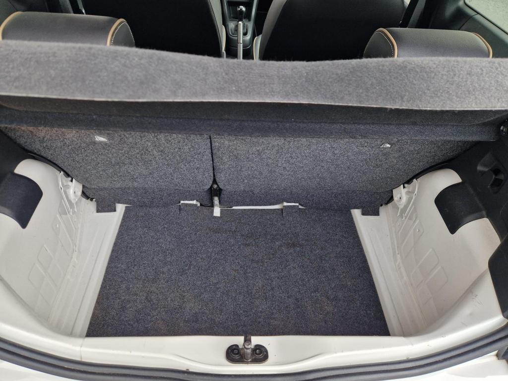 Seat Mii 1.0 mii by cosmopolitan