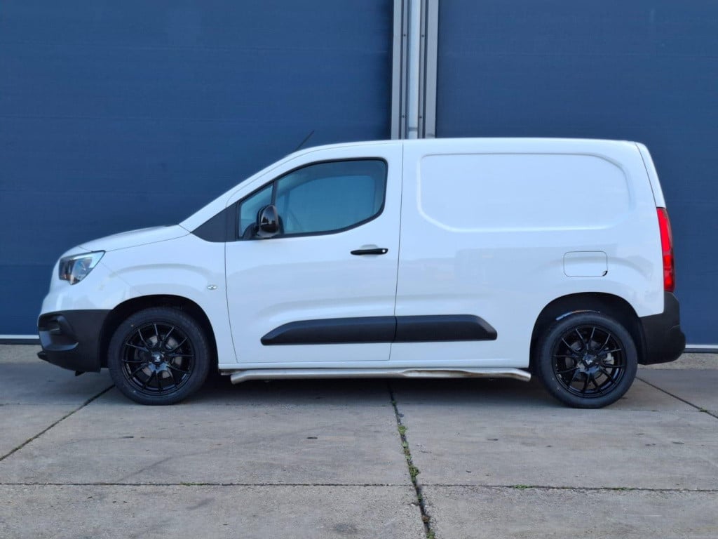 Opel Combo 1.5d l1h1 edition airco / cruise controle / navi / euro 6