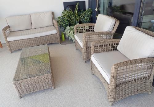 Complete wicker lounge set
