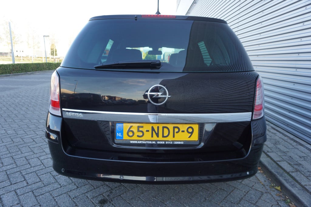 Opel Astra wagon 1.6 111 years edition airco / navi / cruise / elektr. rame