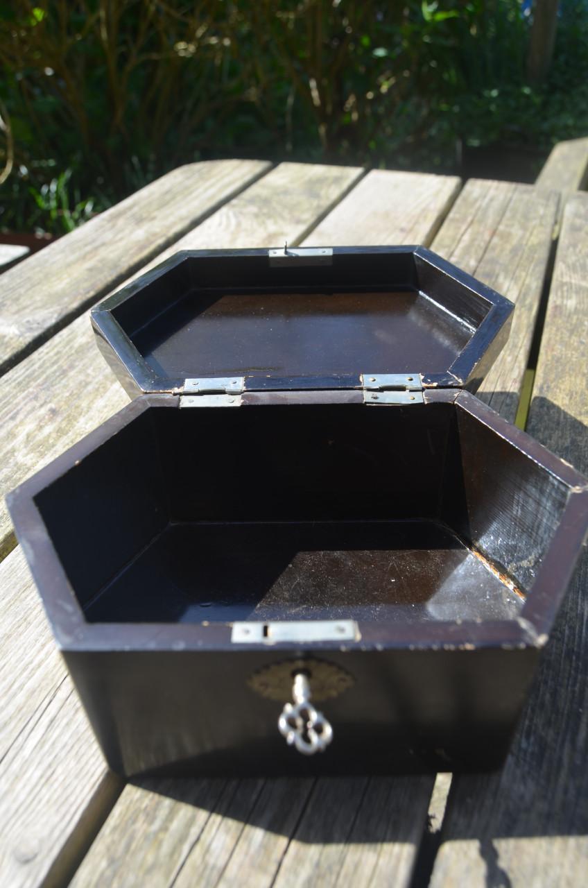 Laque doos zeshoekig