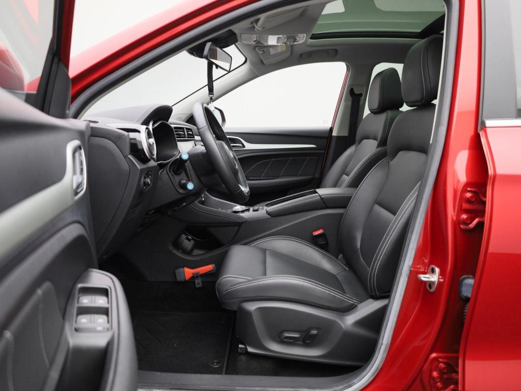 MG Zs Ev luxury 45 kwh | panoramadak | leder | apple carplay - android auto