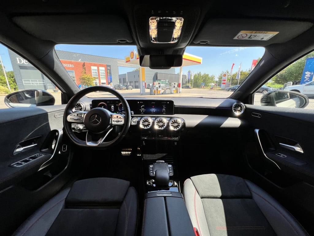 Mercedes-Benz A-Klasse 250 e business solution amg limited