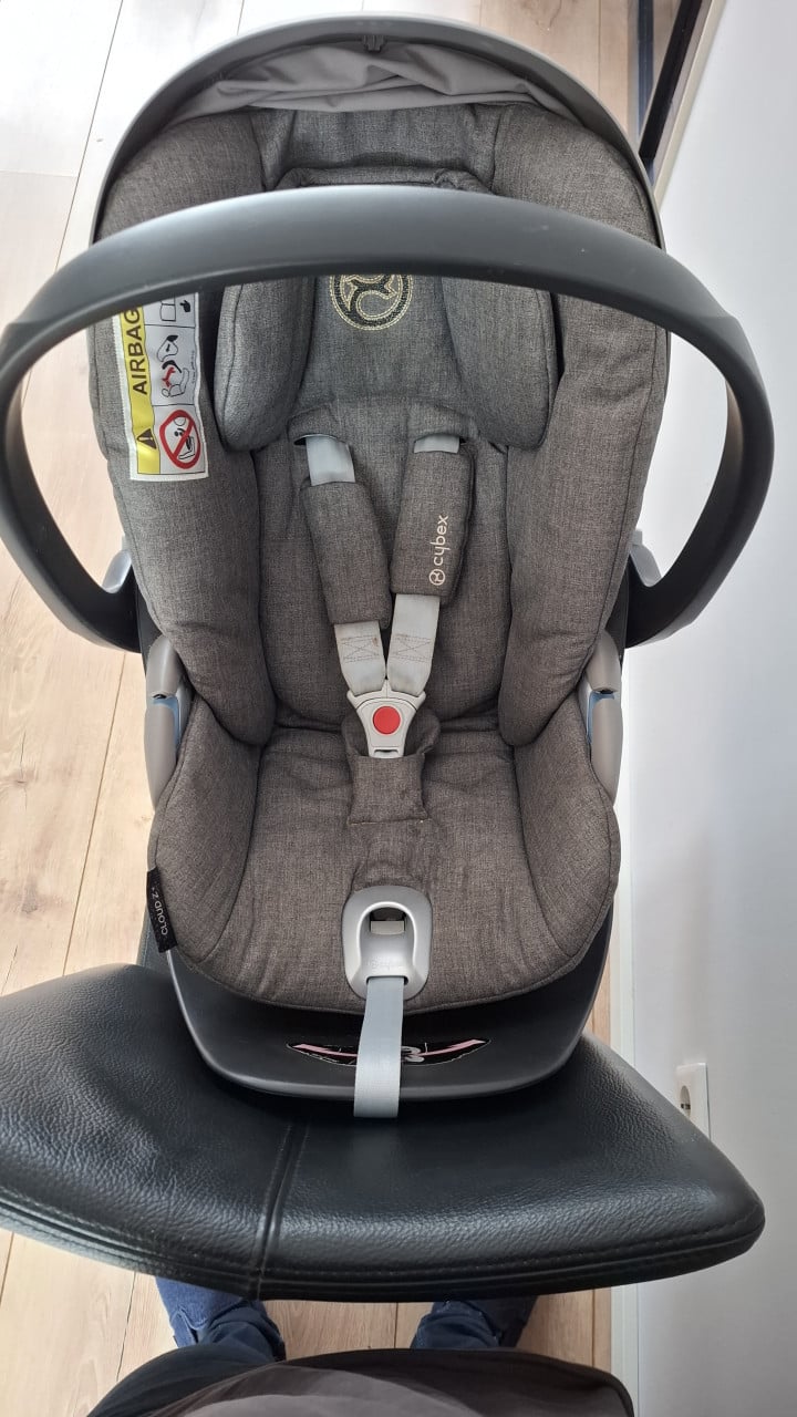 Cybex Cloud Z + Platinum Z voetenzak + Base Z + Adapters