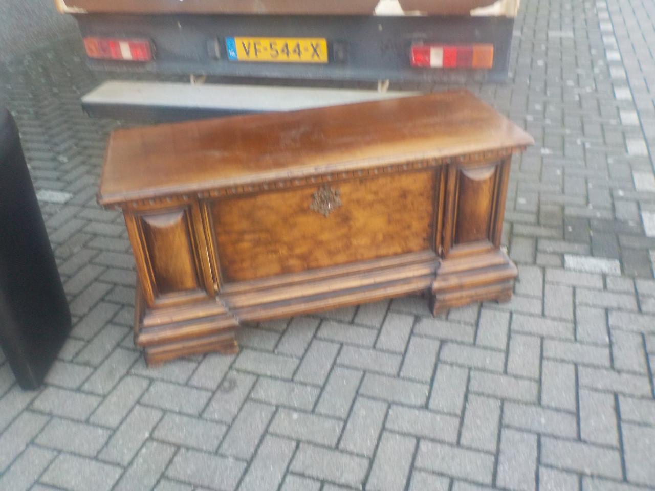 Mooie kwaliteit wandmeubel zeer geschikt voor tv op te zetten