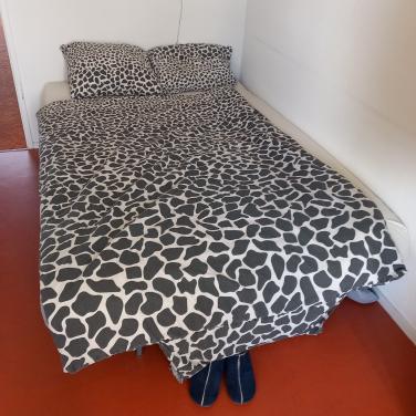 Slaapbank zwart 200 x 140 cm