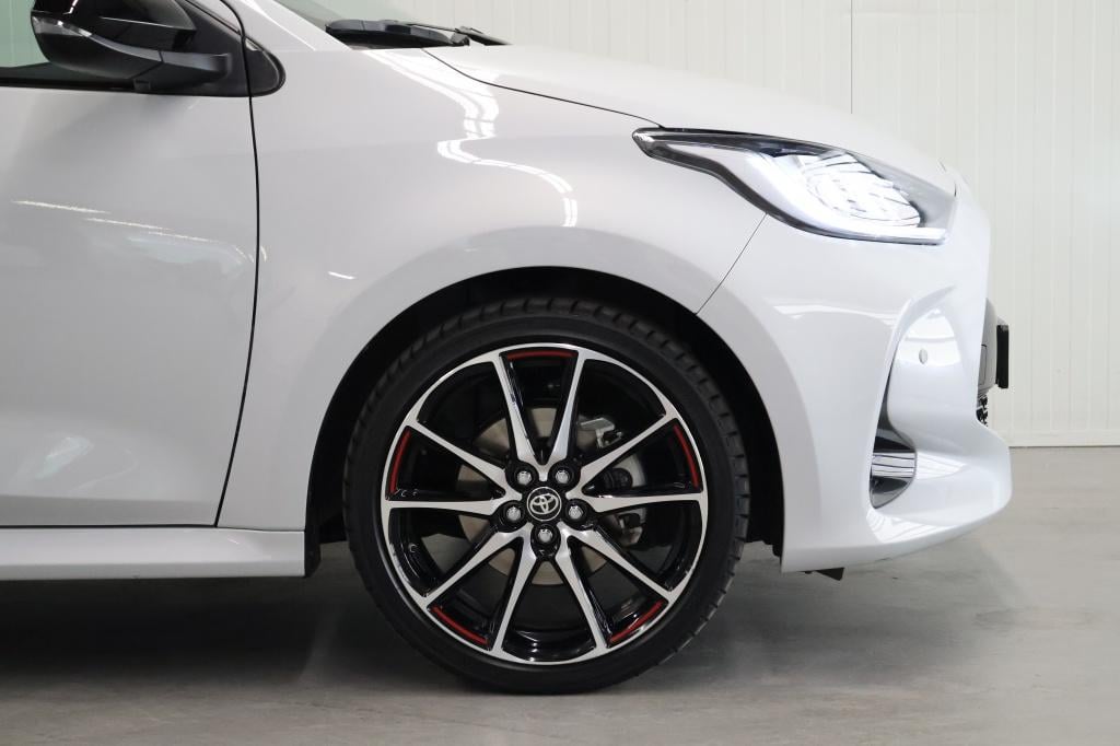 Toyota Yaris 1.5 hyb.130 gr sport